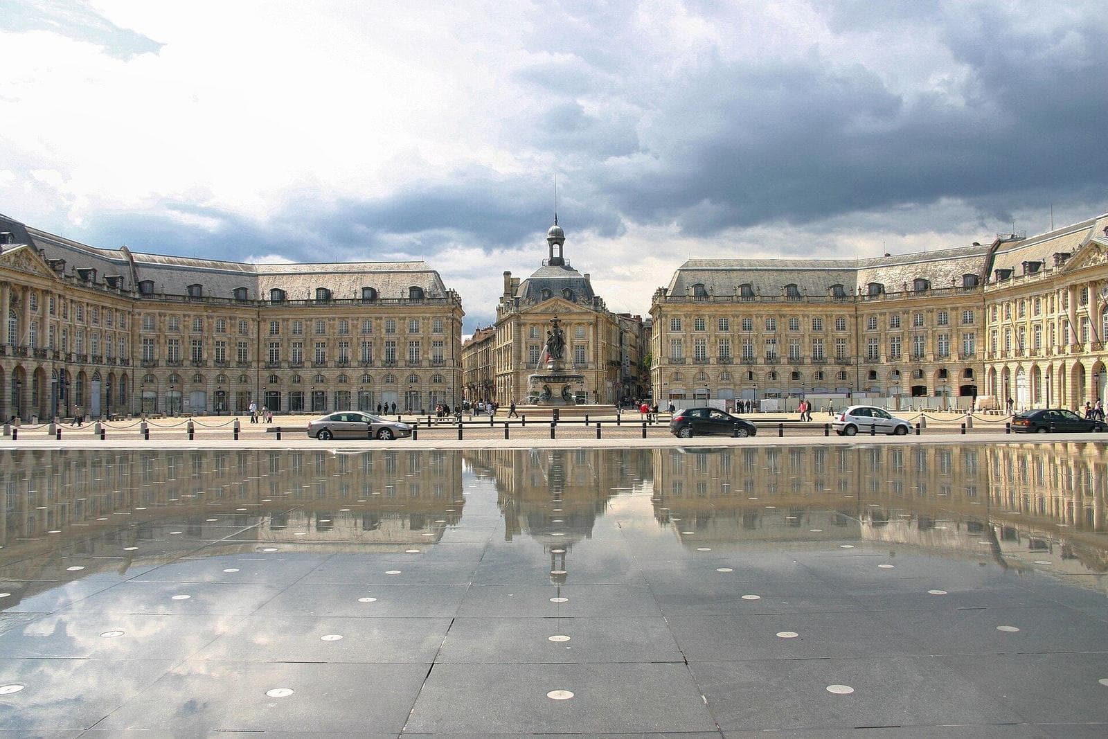 La place de la Bourse et le miroir d’eau, à Bordeaux